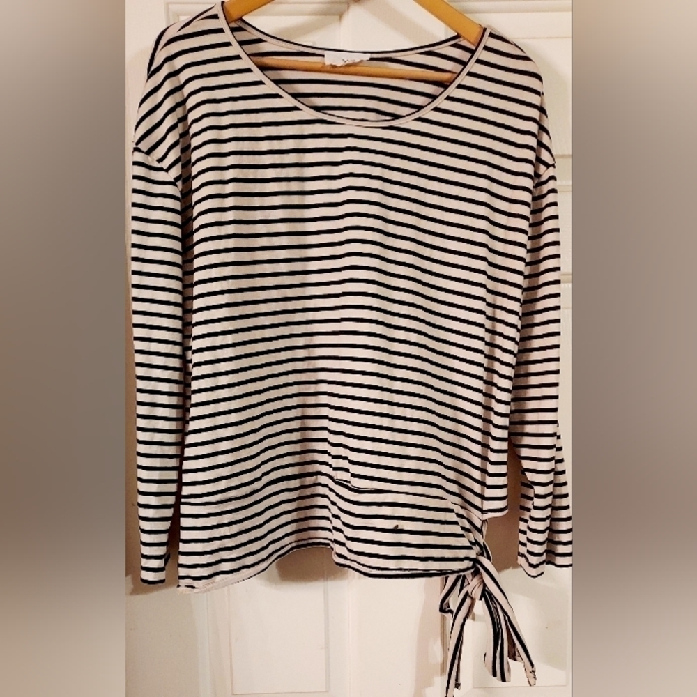 FYVE brand cream and navy long sleeve side tie top